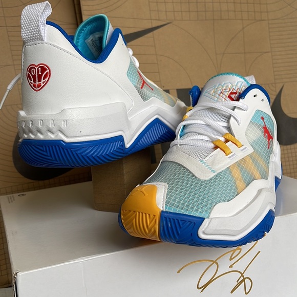 Jordan One Take 4
Basketball Shoes
White/Lagoon Pulse/Gold/ Chile Red
DO7193-164 - Picture 2 of 16